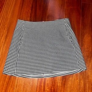 URBAN OUTFITTERS- checkered mini skirt